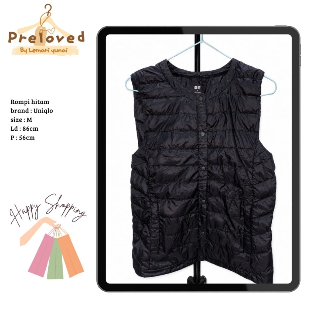 Rompi Hitam uniqlo