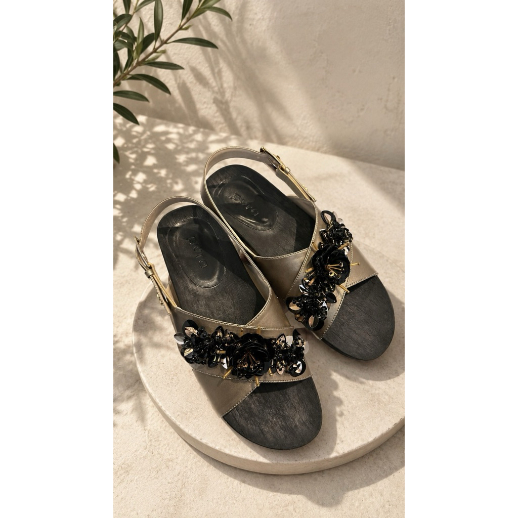 SALE - PVRA Cavvami Gold Size 39
