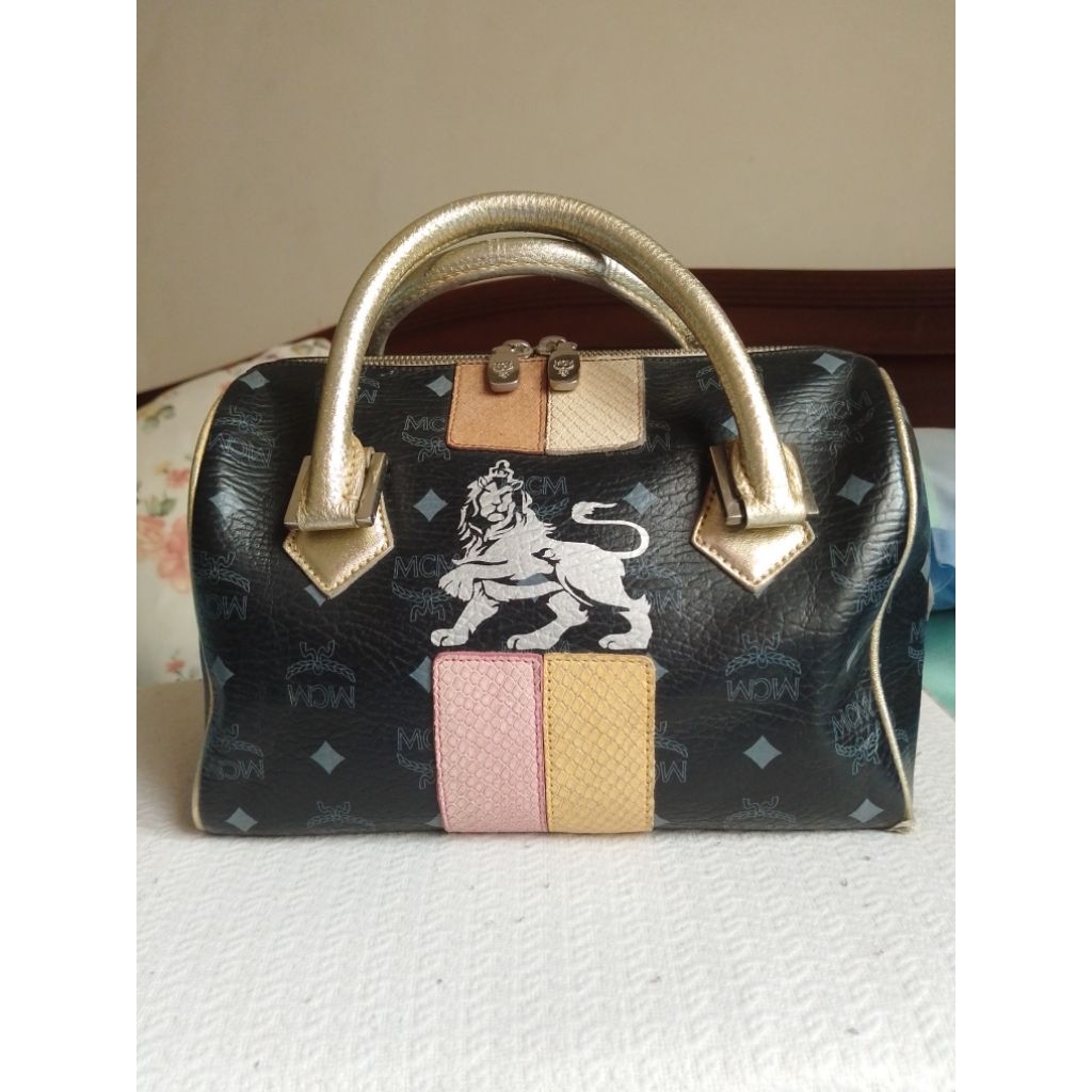 MCM Boston Princess Lion Bag Vintage Black Gold Rare Design
