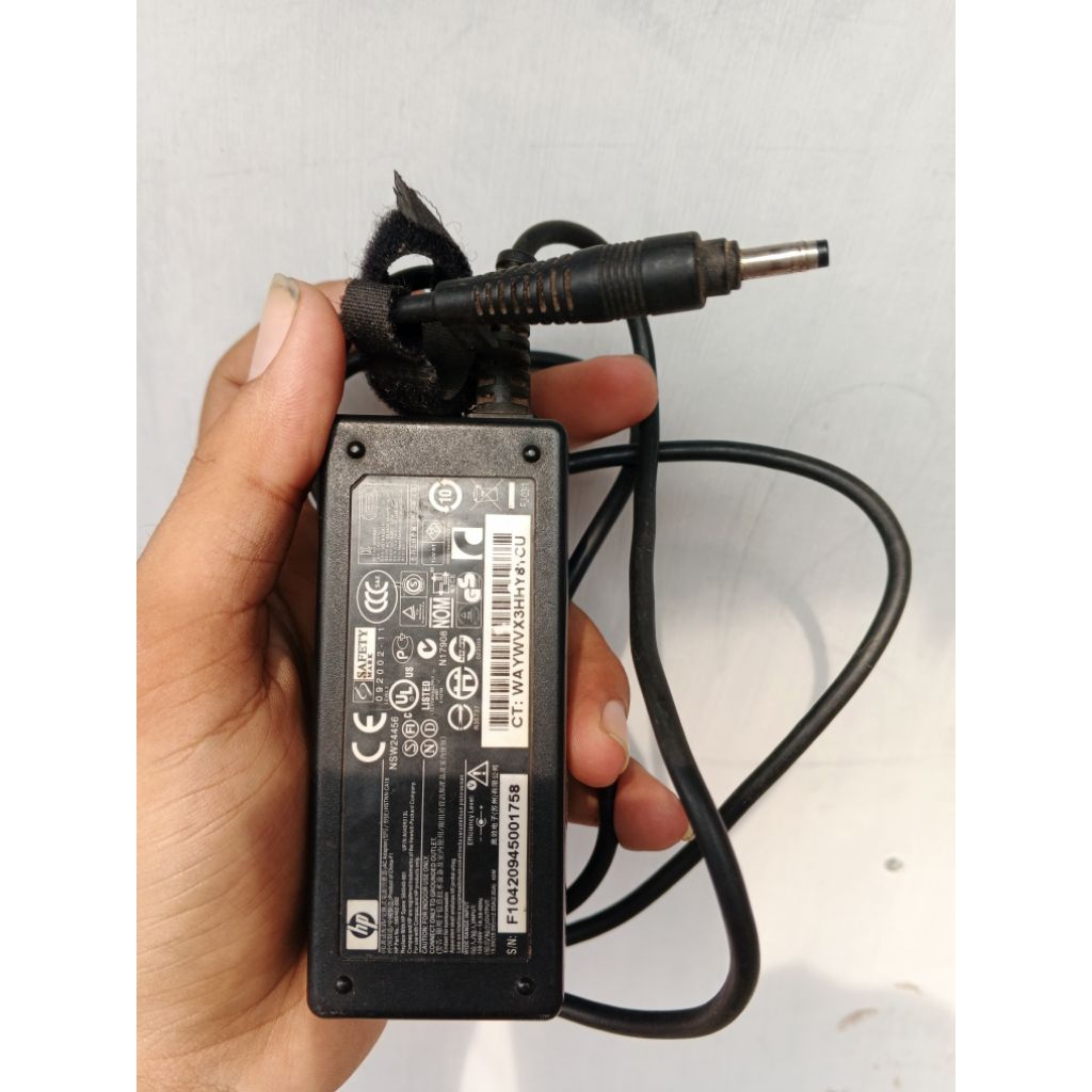 charger bekas netbook HP mini+kabel power