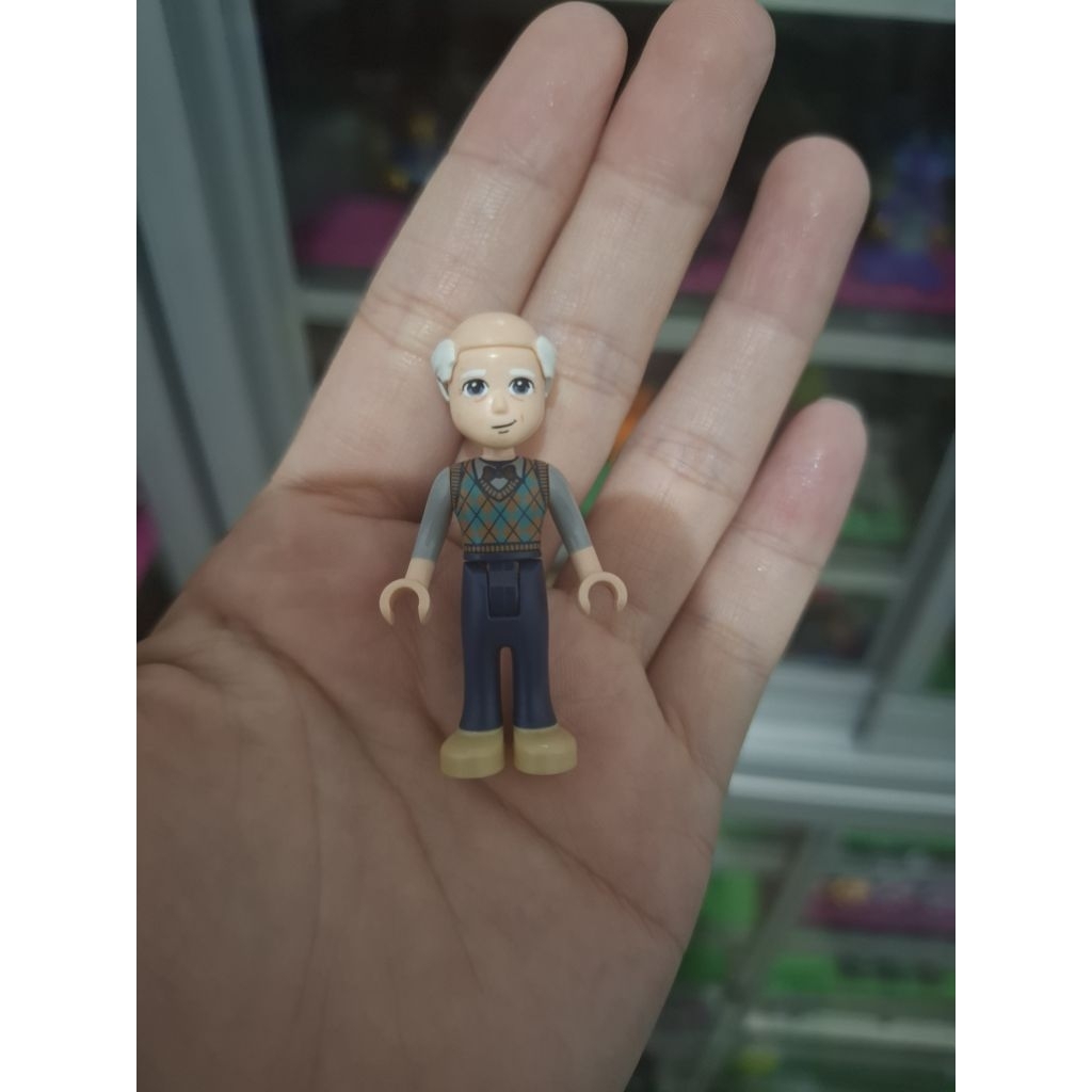 Lego friends marcel originall minifigure