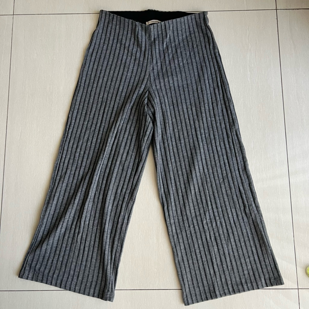 (Minor Defect) Size S - Pull & Bear kulot grey Stripe Celana Panjang