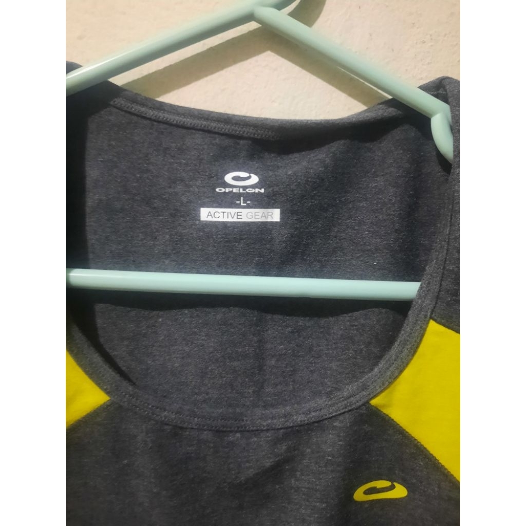 Preloved kaos senam Opelon uk L