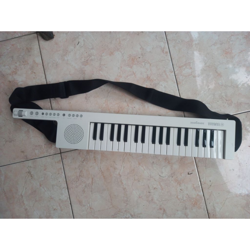 Keytar Yamaha Sonogenic SHS 300