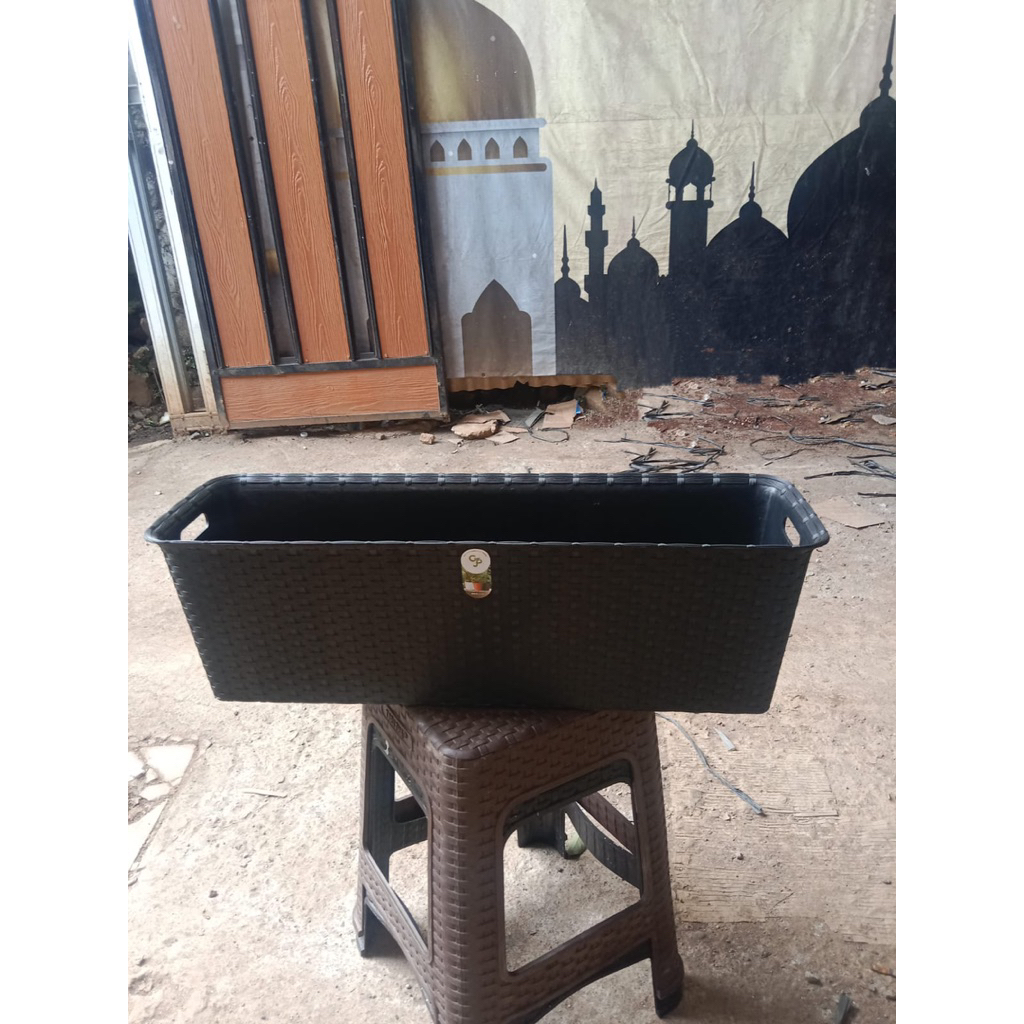 Pot tanaman // pot motif anyam panjang 70 Hitam