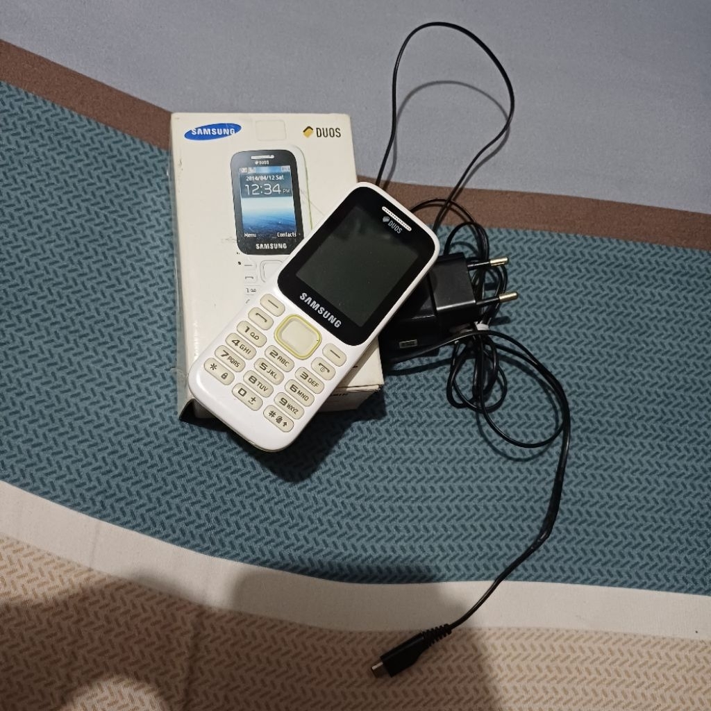 Hp samsung duos SM-B310E Lengkap