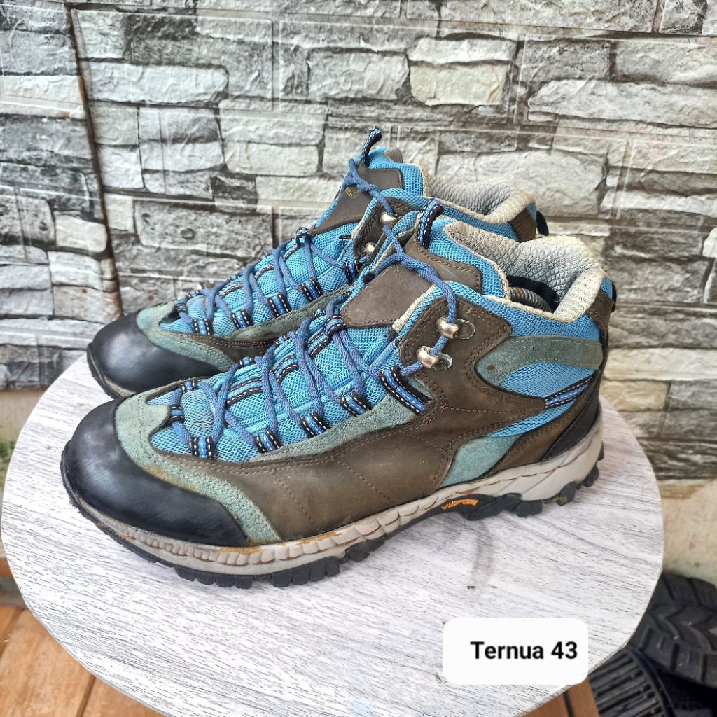 Sepatu second gunung/outdor kulit original tapak vibram merk ternua size43 insol28cm