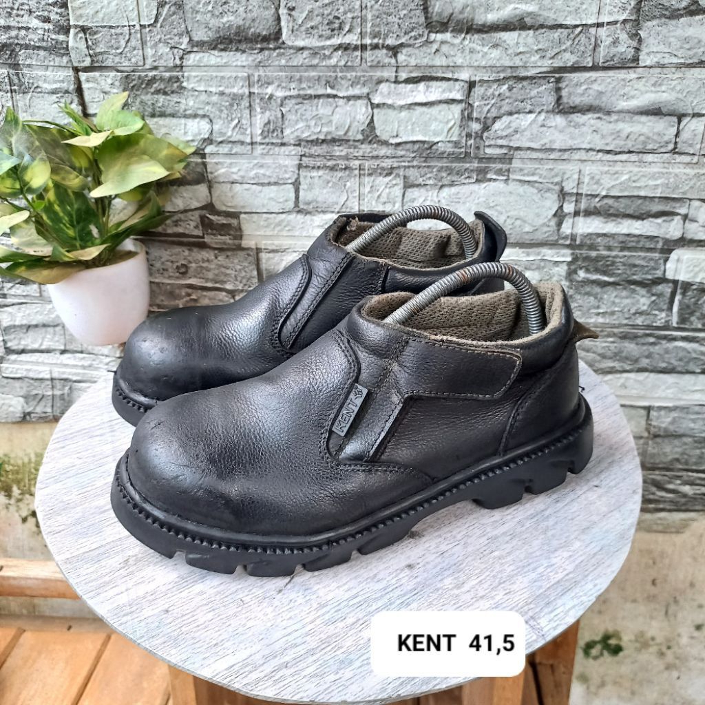 Sepatu safety second merk KENT size41 insol26cm