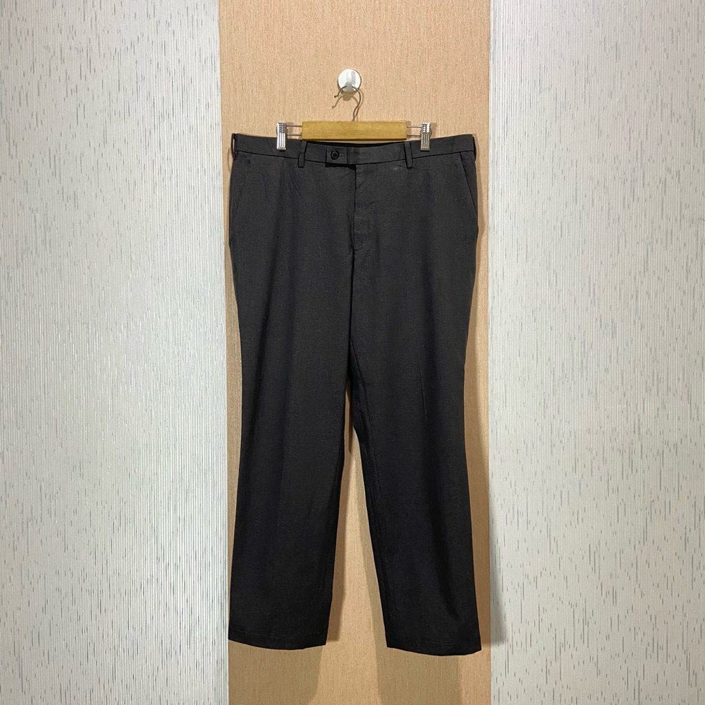 Work Pants UNIQLO AIRSENSE (Ultra Light) / Celana Bahan Pria / JP482 / Size 36