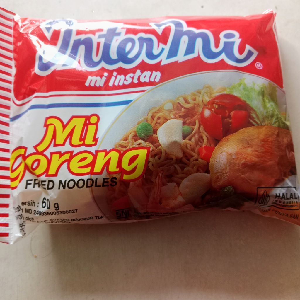 InterMie goreng dan Intermie goreng pedas.