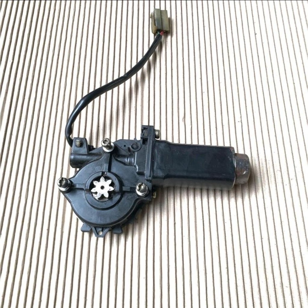 Motor Dinamo Regulator Power Window Naik Turun Kaca Pintu Belakang Kiri Toyota Twincam AE92