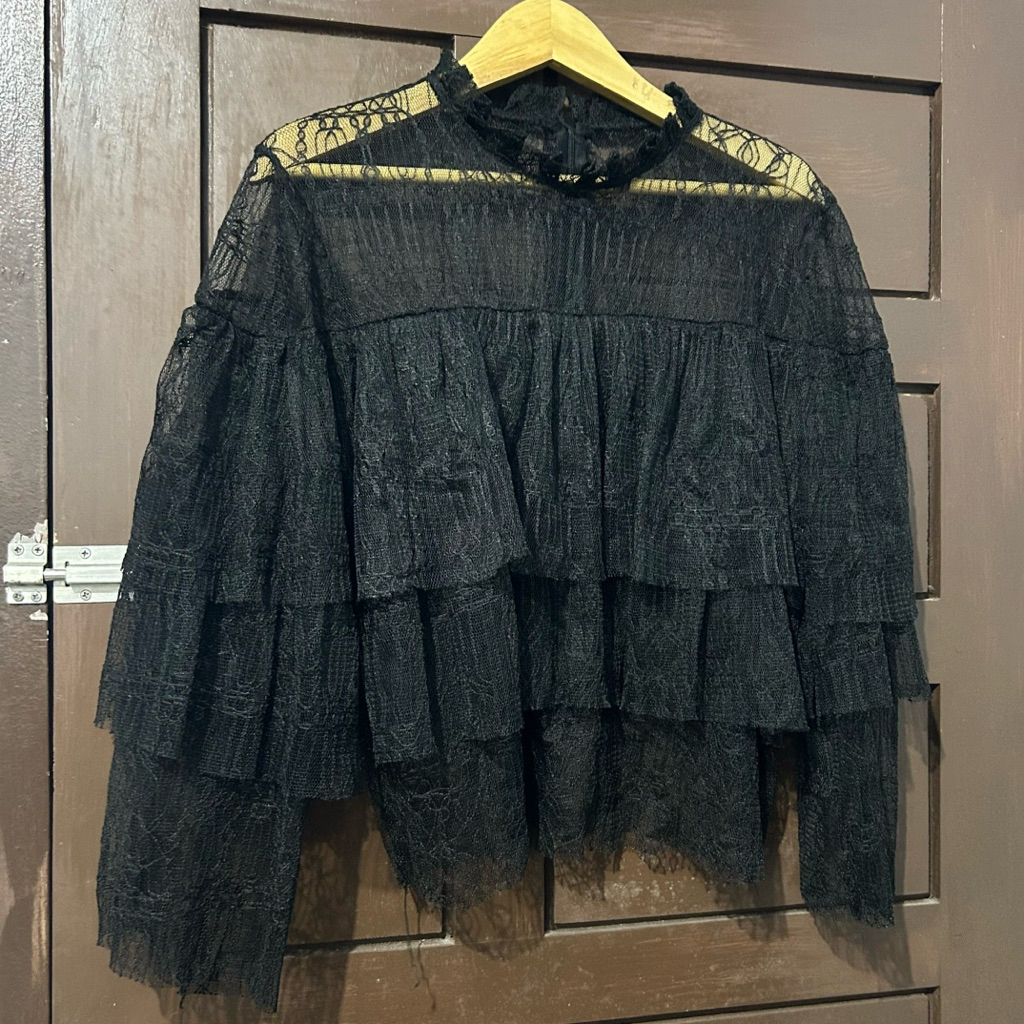 ATASAN WANITA OUTER PESTA ATASAN BROKAT HITAM RUFFLE BLUS RUMBAI WANITA TERBARU