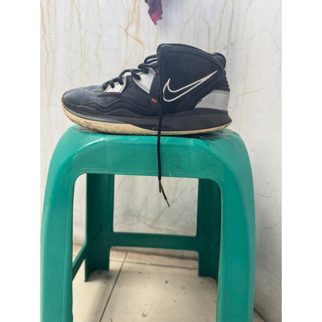 preloved Nike kyrie