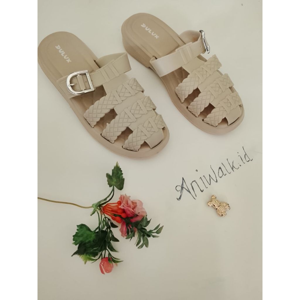 Sandal Fisherman Braided Strap Dulux Buckle* atau *Sandal Teplek Anyam Buckle*.
