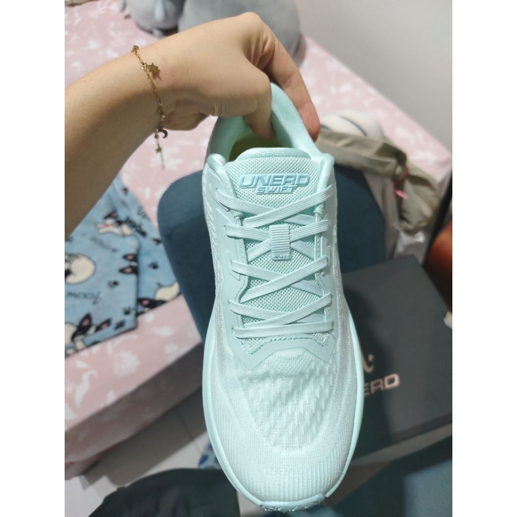 sepatu lari wanita unerd original
