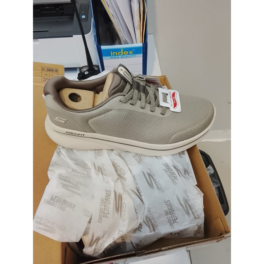 Sepatu Skechers Arch Fit “Taupe”