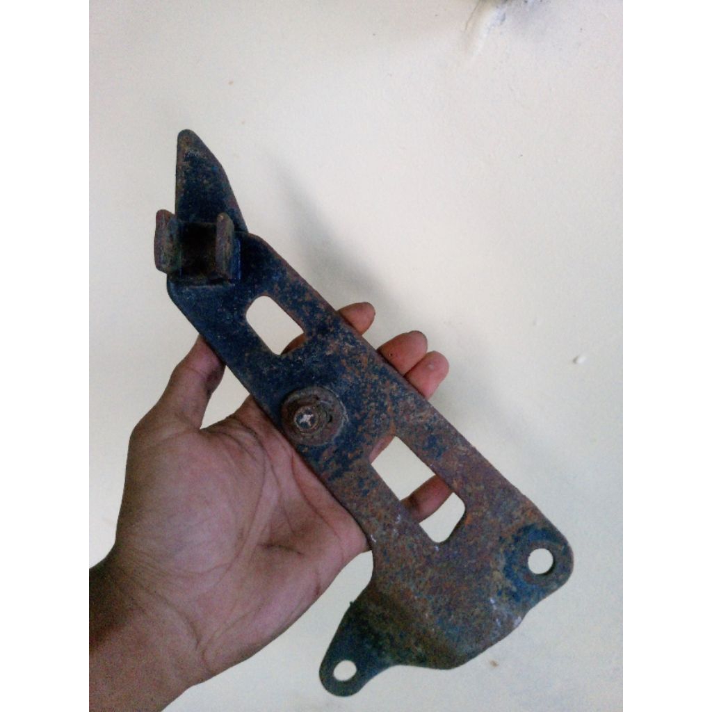breket footstep dudukan footstep vega r lama / crypton original