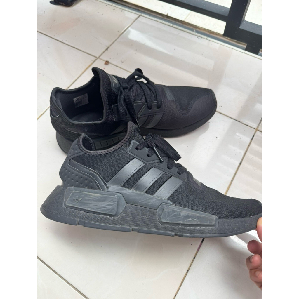 sepatu adid*s nmd g1 black grey white 660 original with box