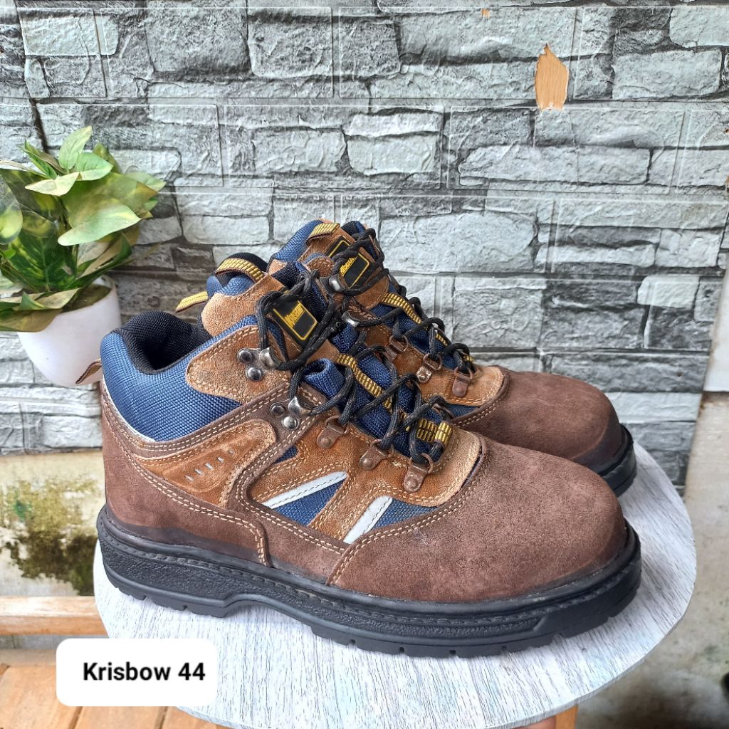 Sepatu safety second merk Krisbow size44 insol29cm