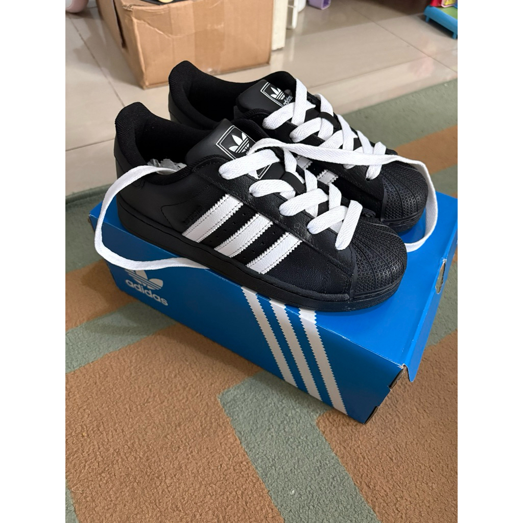 superstar II C HITAM