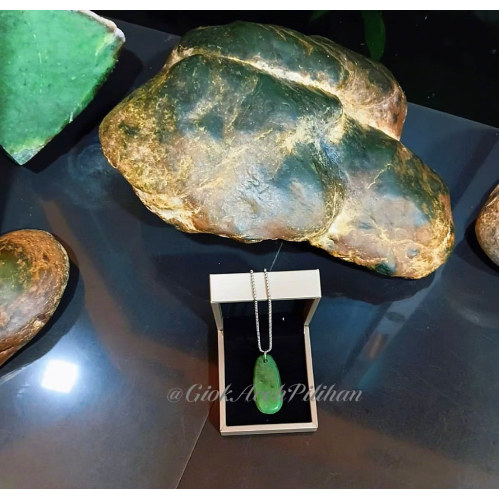 Liontin Natural Giok Aceh Nefride Jade Aceh