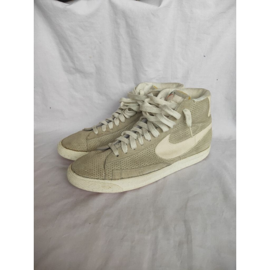 nike blazer mid gray