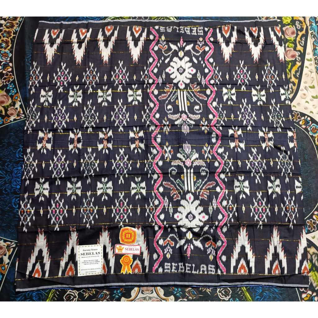 Sarung Sebelas Tenun