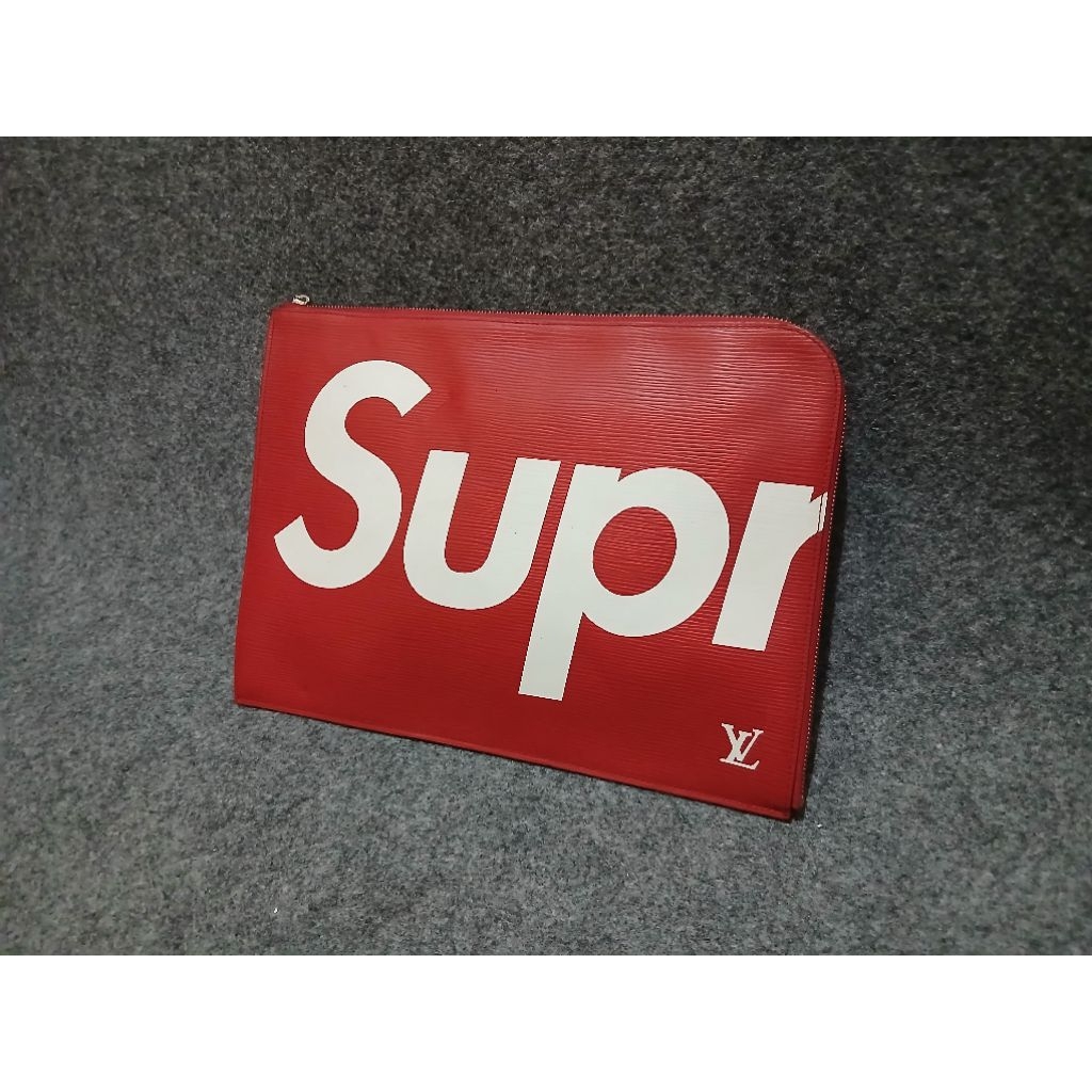 LV Clutch Supreme 2017 Preloved