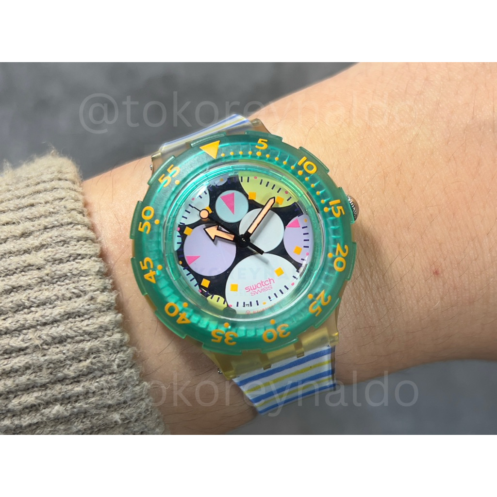 JAM TANGAN VINTAGE 90's SWATCH SCUBA 200 "SEA GRAPES" CLEAR CASE COLORFUL DOT DIAL LX2383