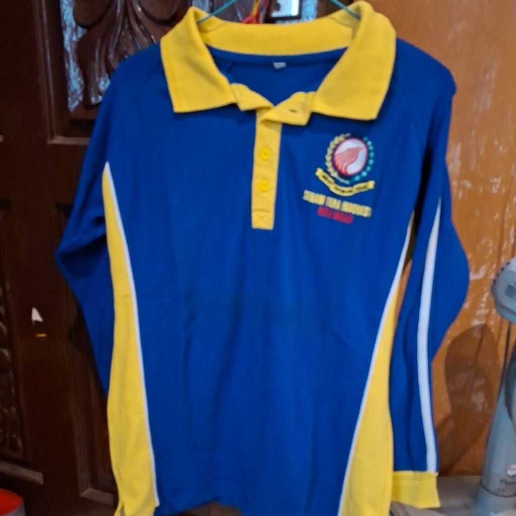 Preloved Baju Senam Tera LD 102cm
