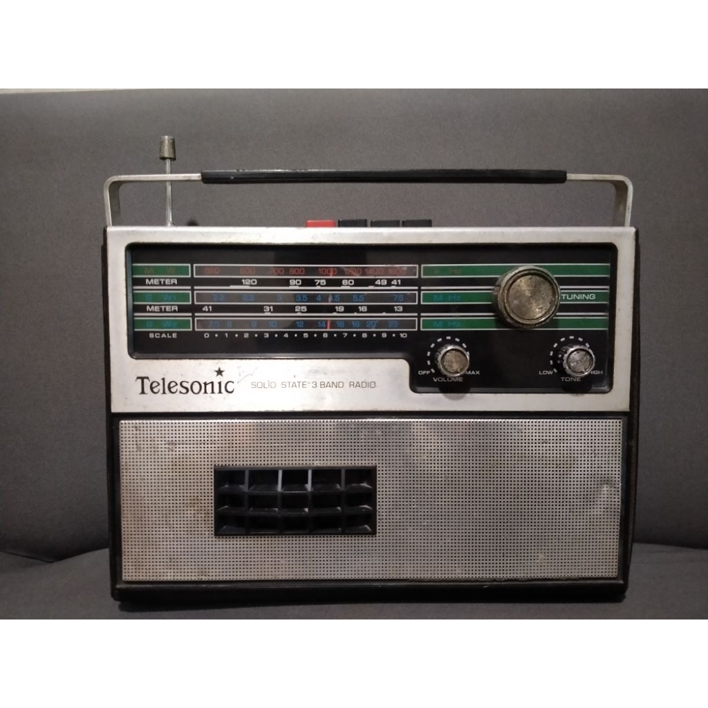 Radio jadul Telesonic TR-333 nyala sudah FM