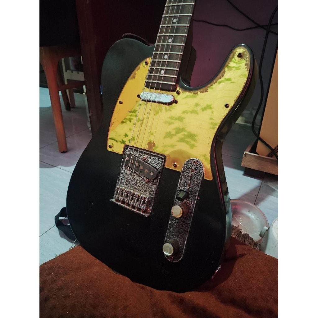 gitar squirer Telecaster custom second bonus softcase.