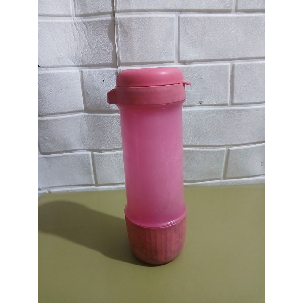 pl botol infus water 700 ml Tupperware tanpa saringan di dalam. Minus pemakaian Cek foto. No Complai