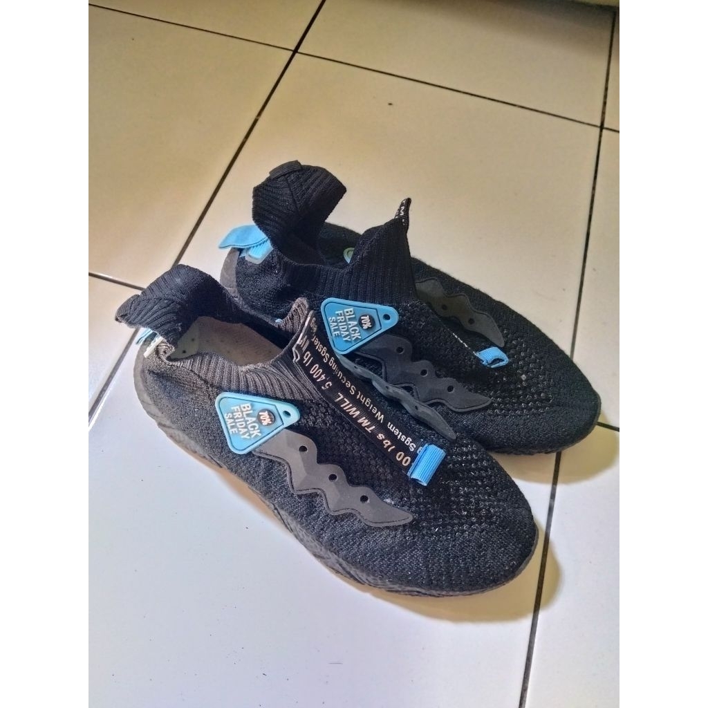 Larocking - Sepatu Running Gym Shoes Black Outdoor