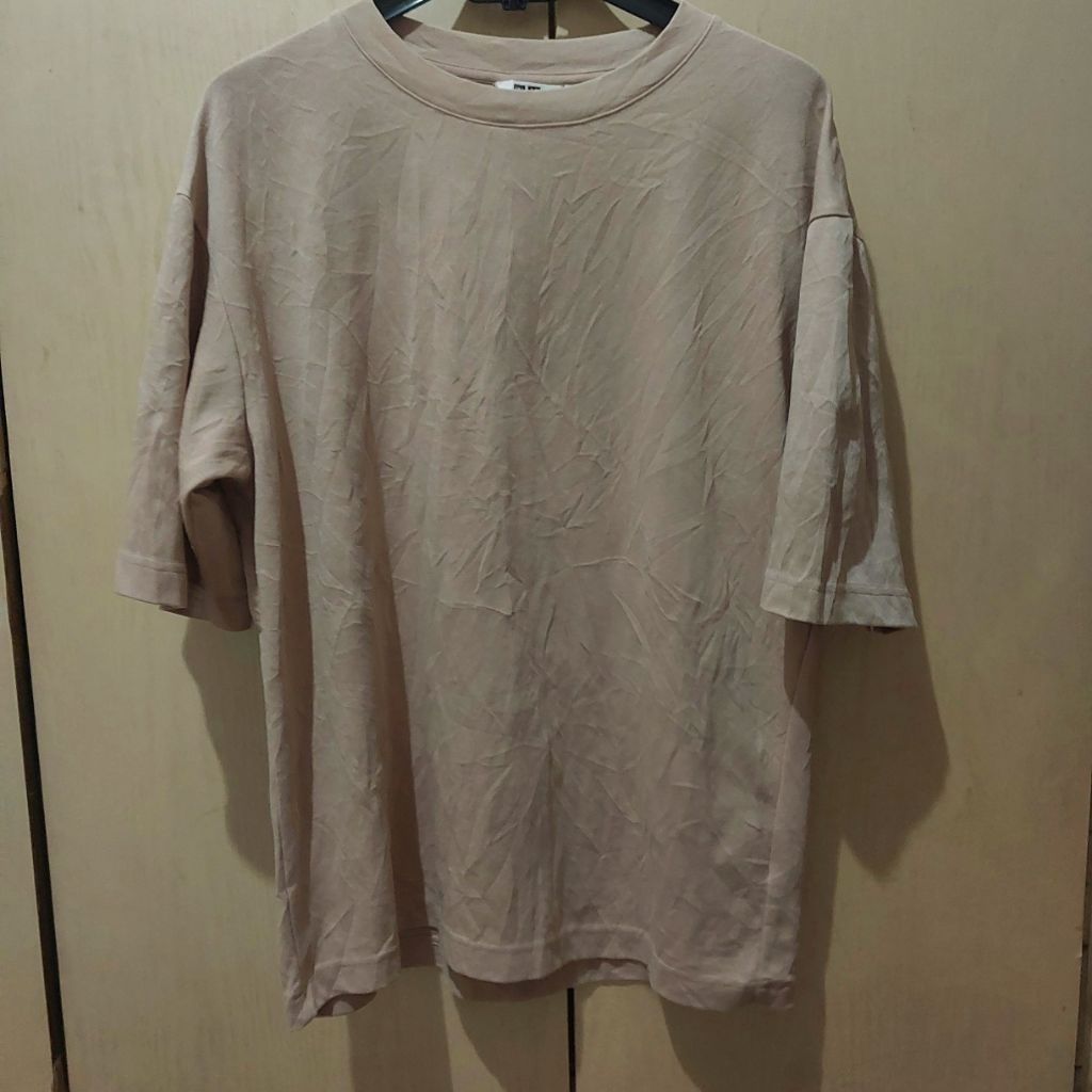 Kaos Uniqlo Airsm Cream