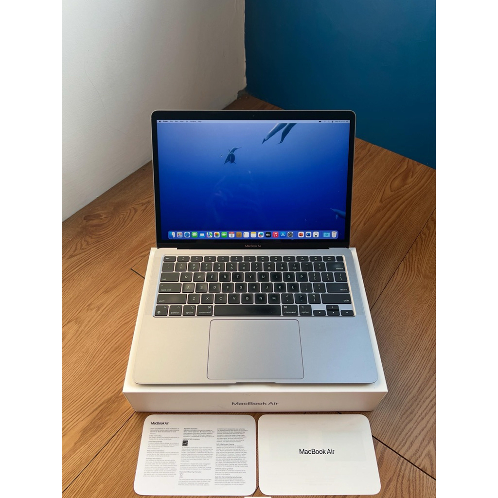 MacBook Air M1 8/256 iBox Mulus