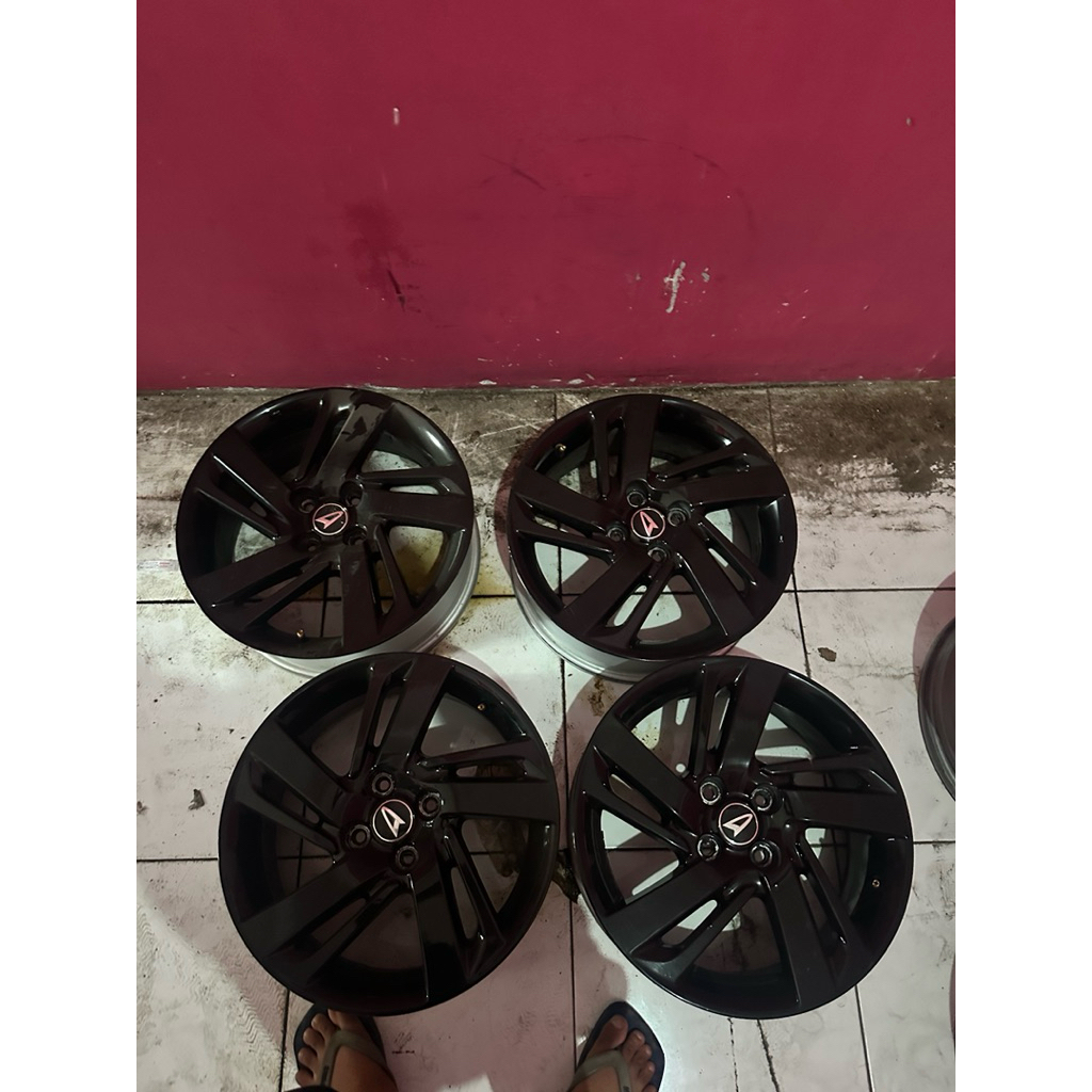 Velg Daihatsu Rocky R16