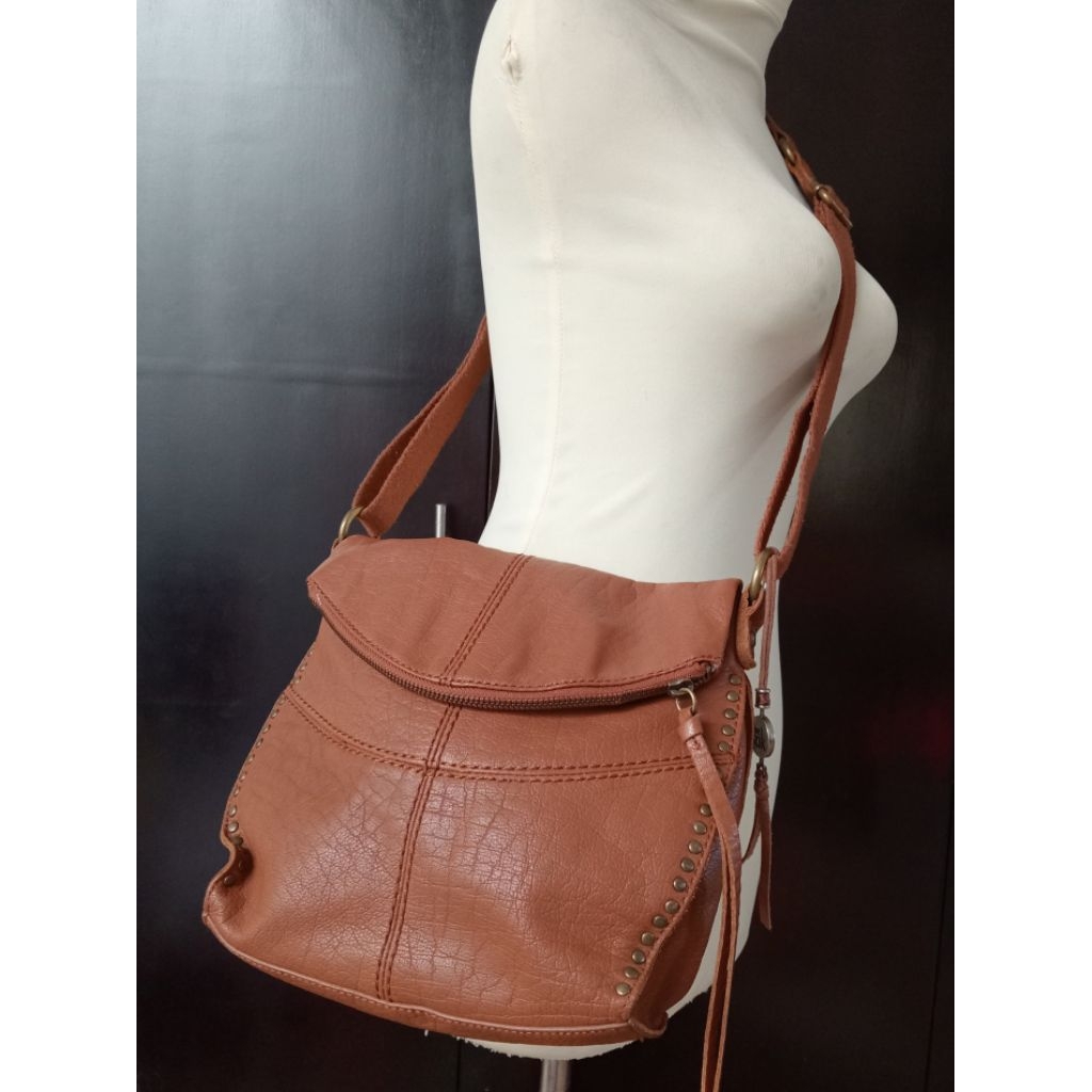 The Sak sling bag kulit asli, coklat