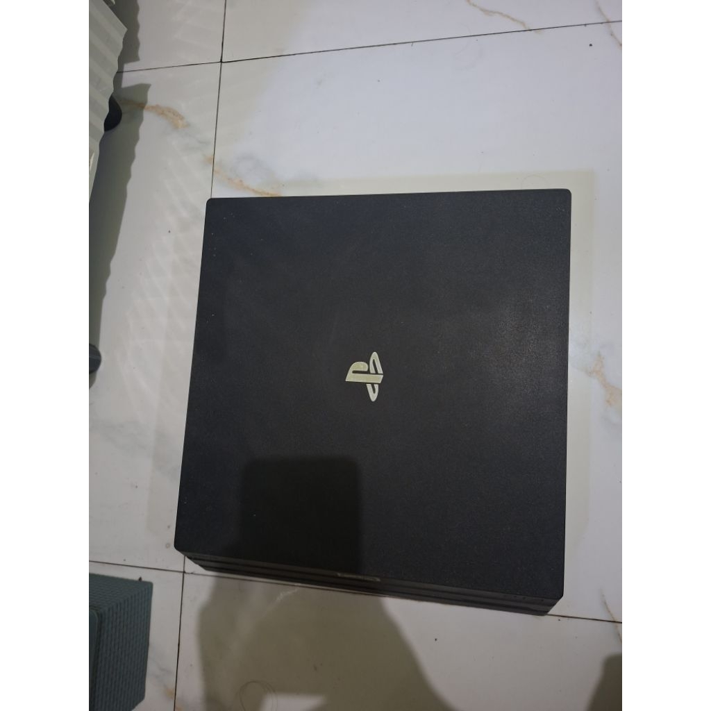 PS 4 Pro Hen 1 TB