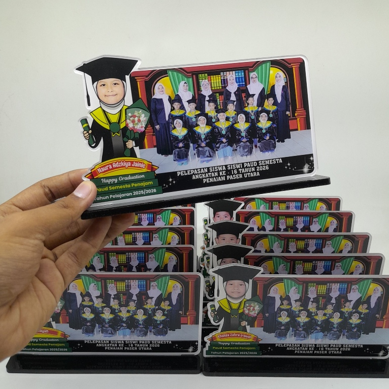 PLAKAT AKRILIK WISUDA TK CUSTOM FOTO BERSAMA