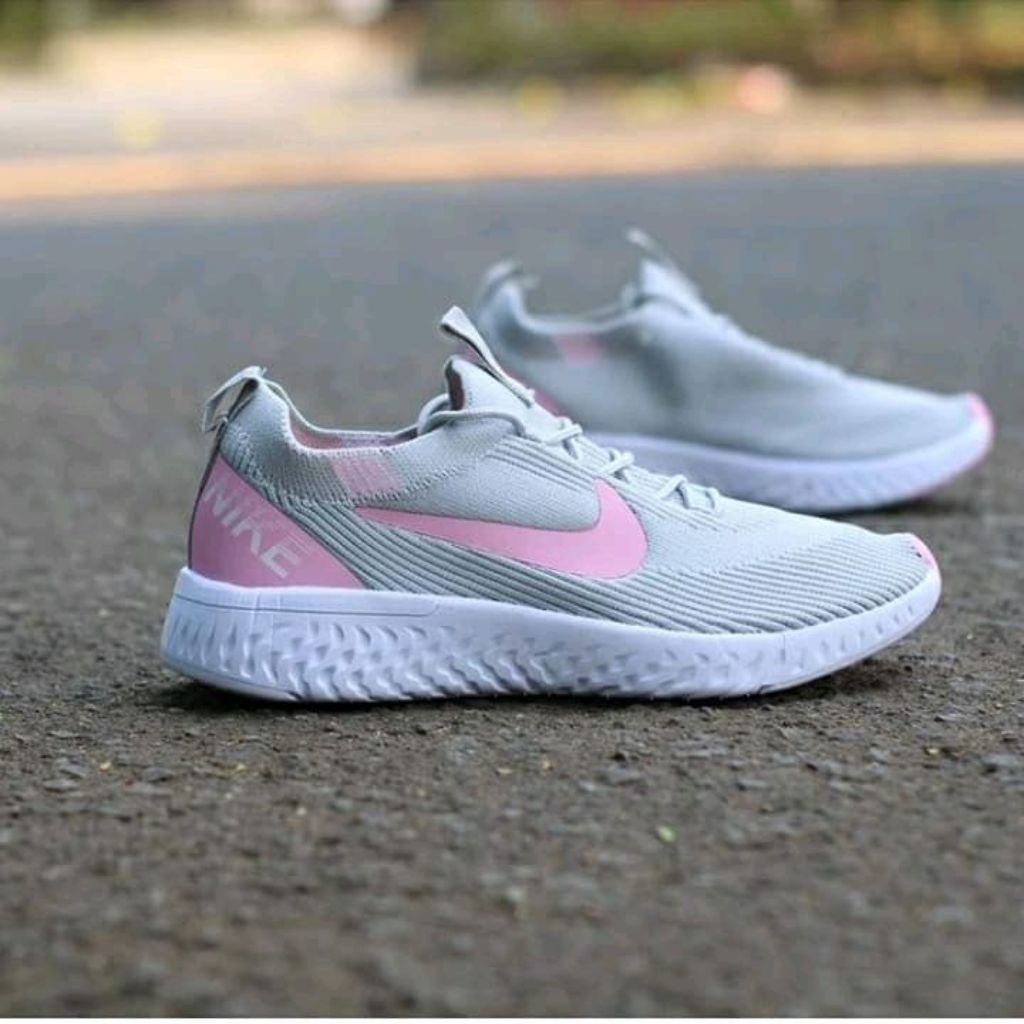 SEPATU SNEAKER EPIC REACT FOR WOMEN