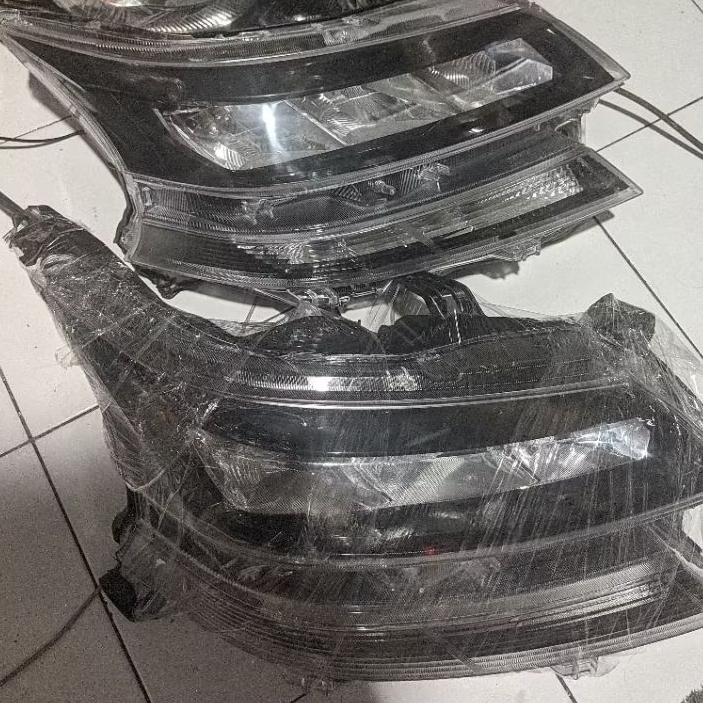 Headlamp Lampu Depan Avanza Xenia 2020