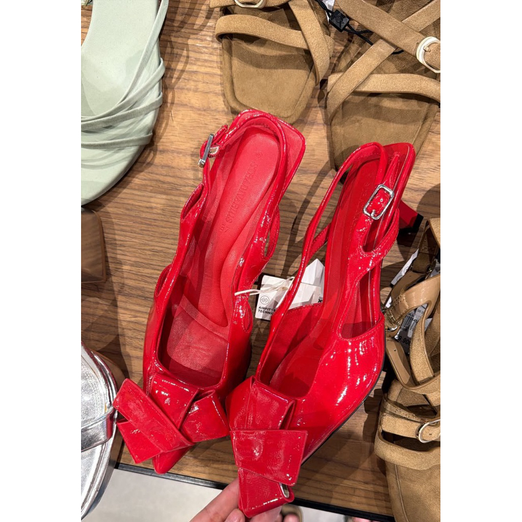 Heels Brand Stradivarius