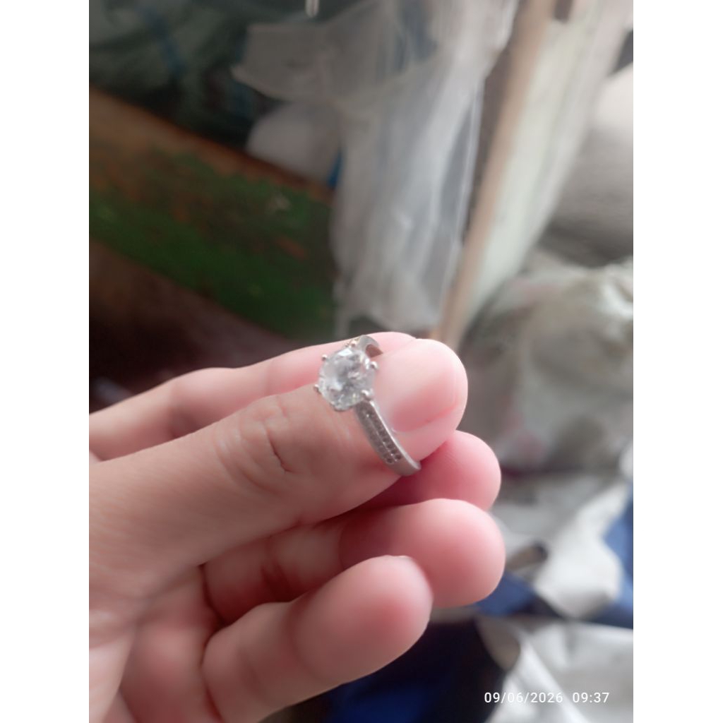 cincin putih temuan