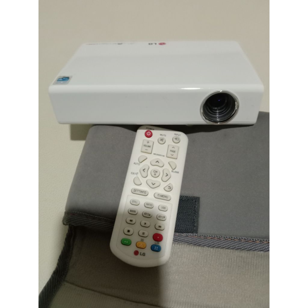LG mini projector Pb-62G