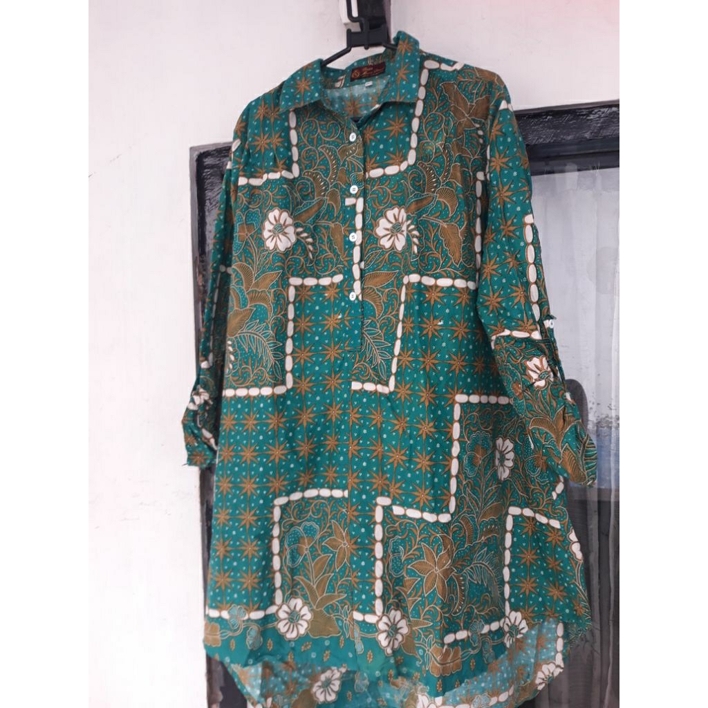 Tunik batik hijau uk lingkar dada 110cm x pjg 84cm