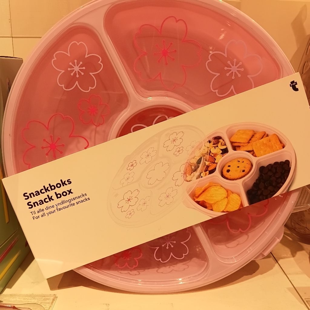 [FLYING TIGER] Snack Box Pink Bunga