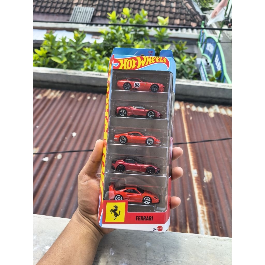 HOT WHEELS FERARRI SET