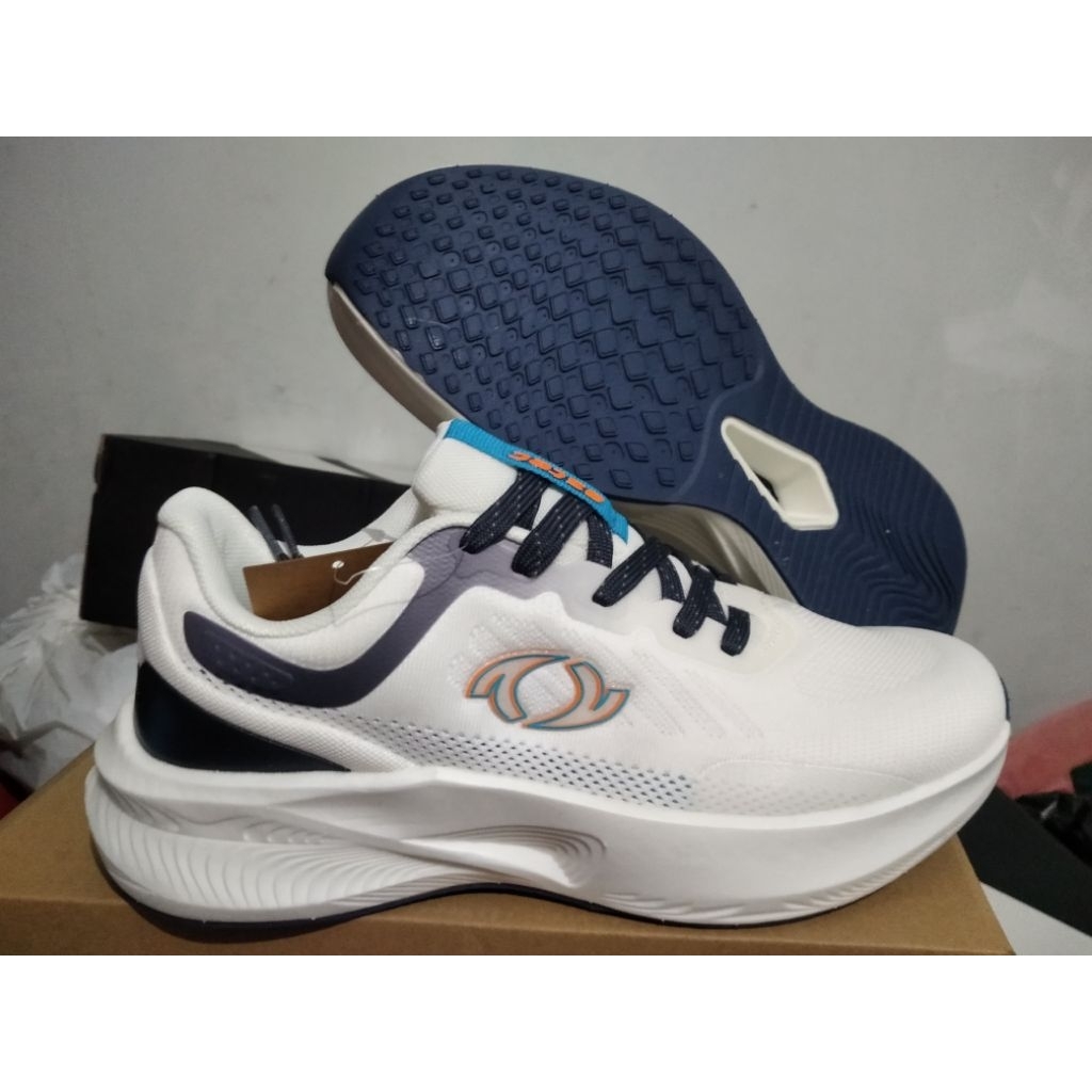 sepatu putih astec run size 41 original murahh