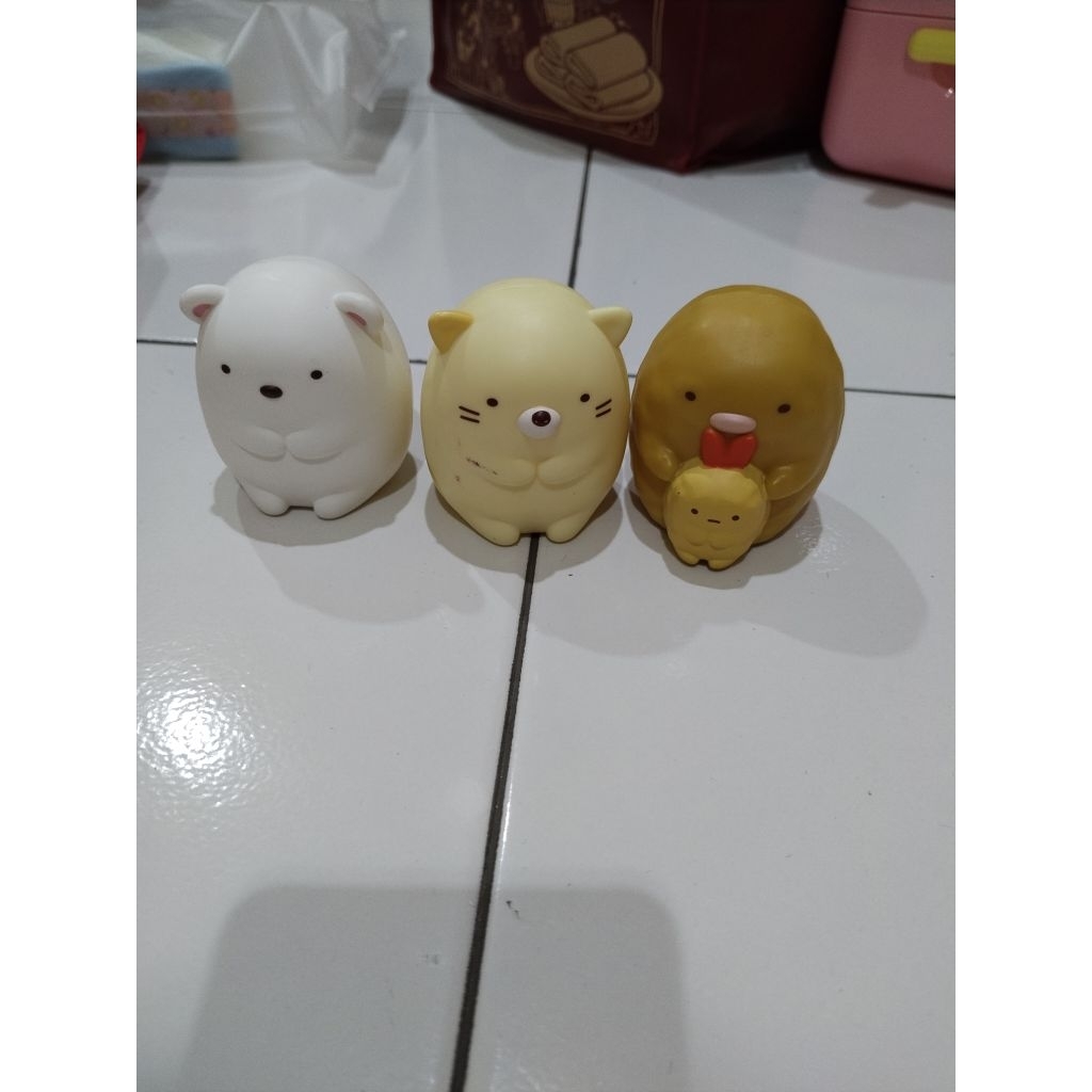 mainan anak figur sumikko gurashi